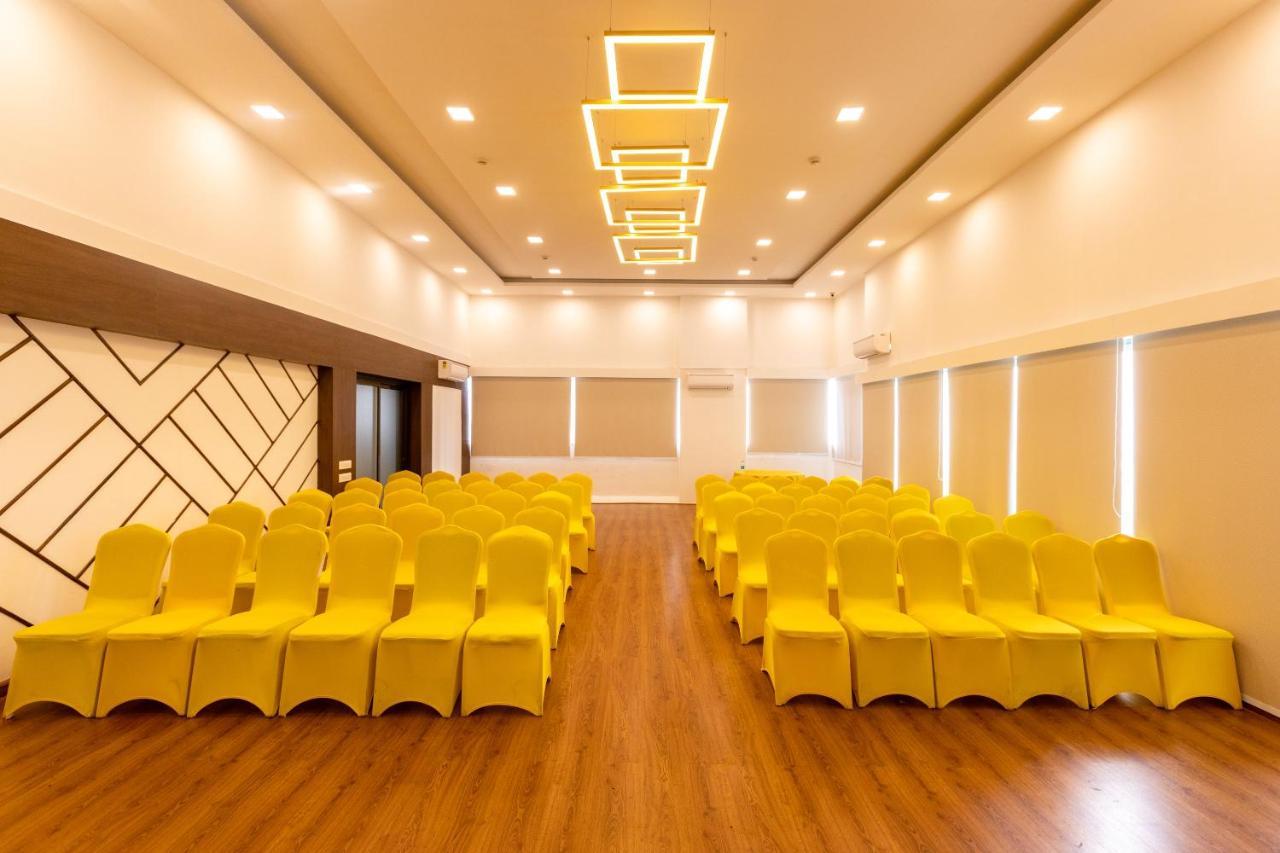 Clubhouse Nami Residency, Ahmedabad Hotel Exterior foto
