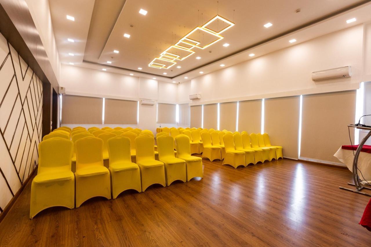 Clubhouse Nami Residency, Ahmedabad Hotel Exterior foto